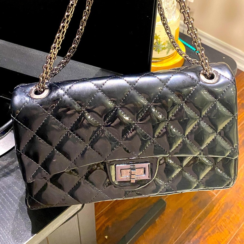 Fashion Pattern bag with gun metal chain comes with dust bag - Picture 4 of 8